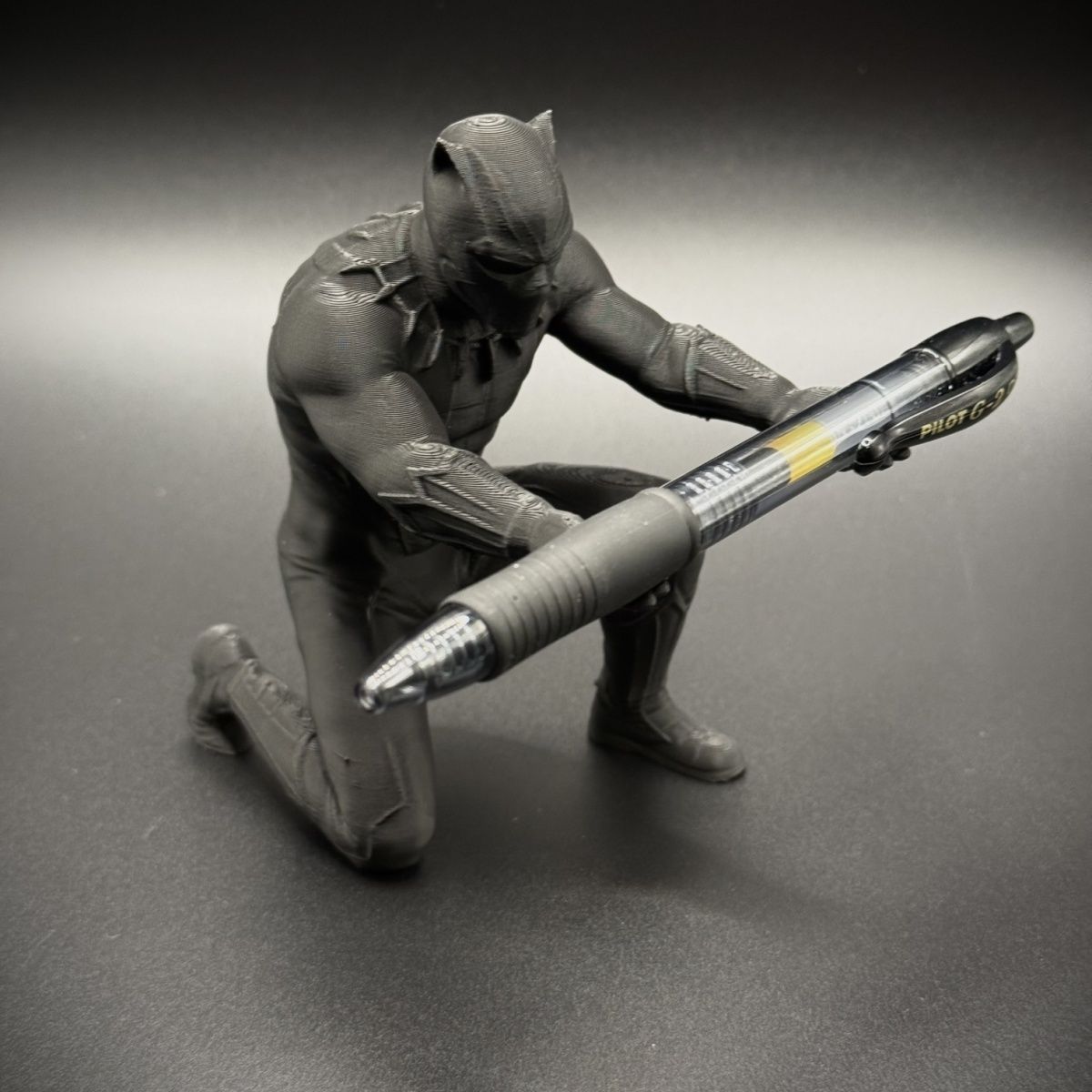 حامل أقلام بتصميم رجل الفهد ال - مراجعة 3D Printing Pen For Adults وسعره